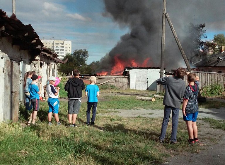 Погода в копейске на 10. Пожар в Копейске. Город Копейск Челябинской области пожар. Пожар в Копейске вчера. Подслушано Копейск.