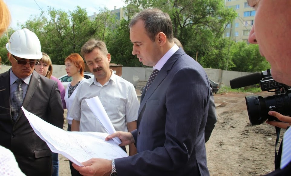 Вячеслав Истомин посетил стройплощадку детского сада