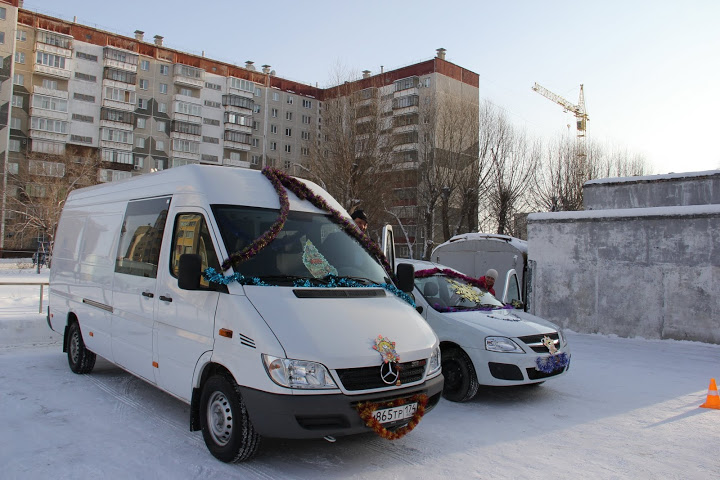 Школа по велоспорту Копейска получила в подарок два новых автомобиля