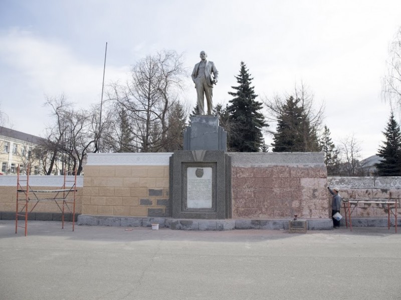 В Копейске завершается реконструкция памятника Владимиру Ленину