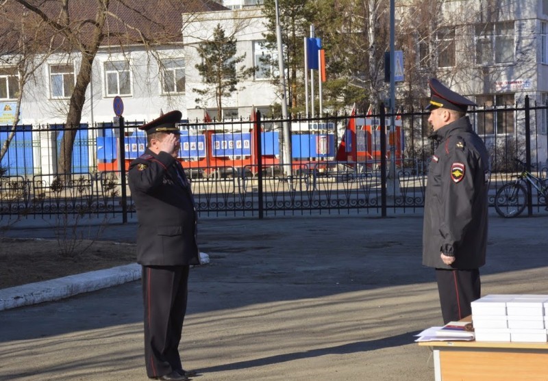 Сотрудников полиции Копейска наградили памятными медалями и грамотами