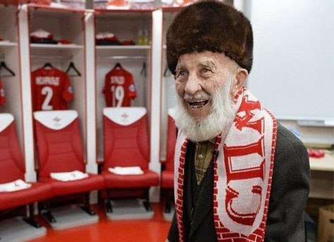 102-летний копейчанин стал почетным гостем на матче «Спартака»