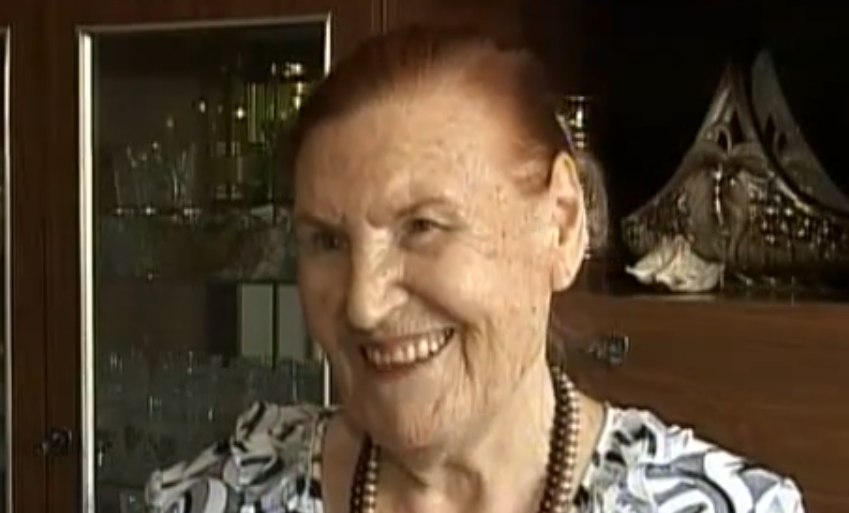 Копейская пенсионерка смотрит на мир через «добрые окна»