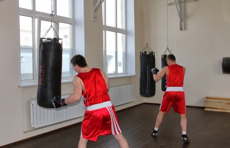 В поселке Старокамышинском открылся зал бокса