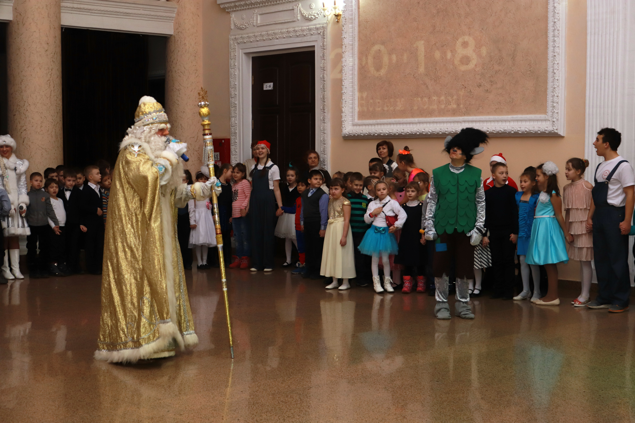 В Копейске стартовали новогодние представления