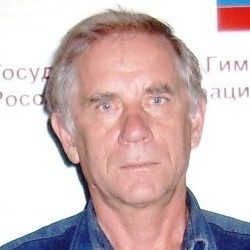 Юрий  Захаров